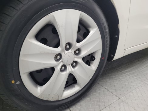 Used 2016 Kia Forte LX image 31