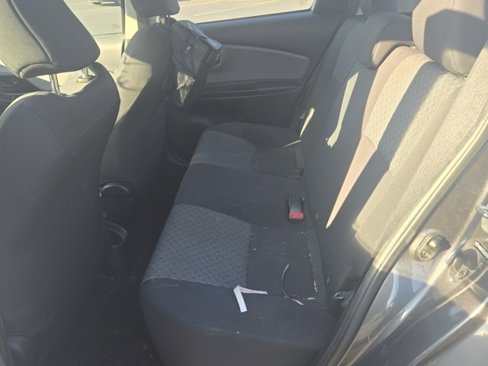 Used 2015 Toyota Yaris L image 9