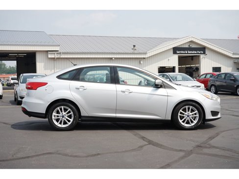Used 2018 Ford Focus SE image 2