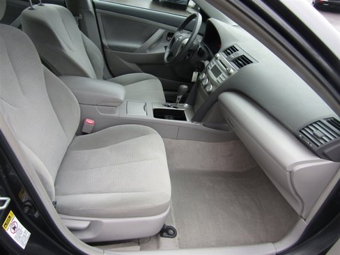 Used 2010 Toyota Camry image 22