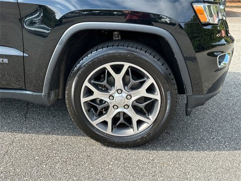Used 2019 Jeep Grand Cherokee Limited image 12