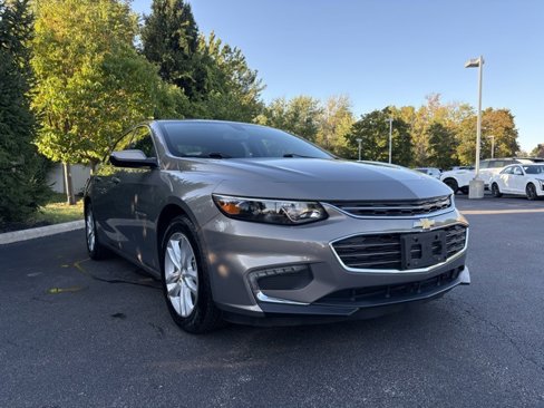 Used 2017 Chevrolet Malibu LT image 9