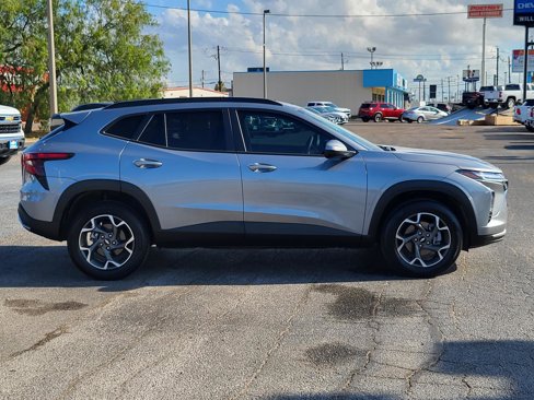 Used 2024 Chevrolet Trax LT w/ Driver Confidence Package image 6