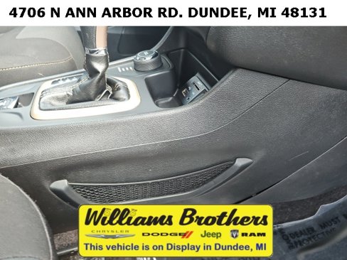 Used 2017 Jeep Cherokee Latitude w/ Cold Weather Group image 31