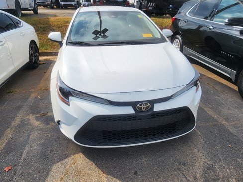 Used 2020 Toyota Corolla LE image 2