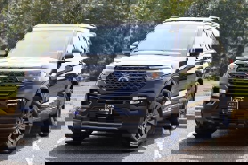 Certified 2022 Ford Explorer XLT w/ Equipment Group 202A image 1