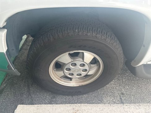 Used 2003 Chevrolet Tahoe LT image 2