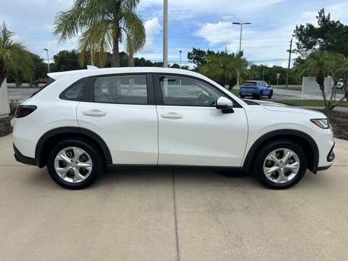 Used 2023 Honda HR-V LX image 3