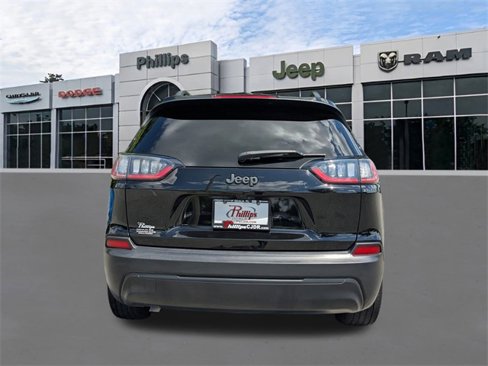 Certified 2019 Jeep Cherokee Latitude w/ Popular Appearance Group image 4