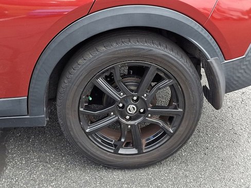 Used 2020 Nissan Kicks SV image 28