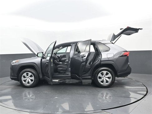 Used 2023 Toyota RAV4 LE image 32