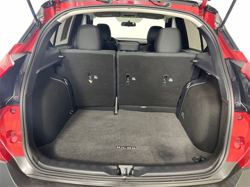 Used 2019 Nissan Kicks SR image 18