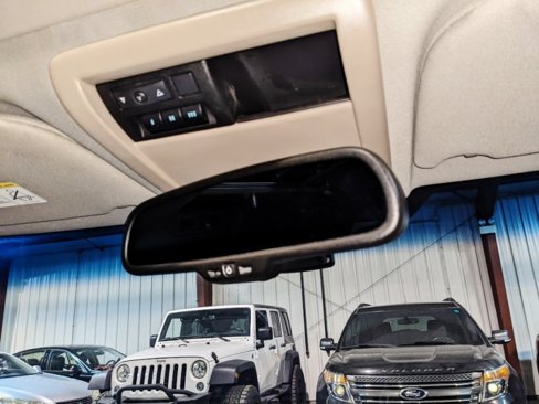 Used 2007 Jeep Commander Sport image 38