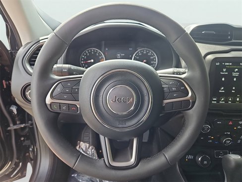 Used 2022 Jeep Renegade Latitude image 28