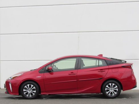 Used 2021 Toyota Prius XLE w/ Advanced Technology Package image 4