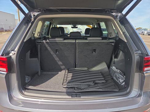 Used 2025 Volkswagen Atlas SE image 10