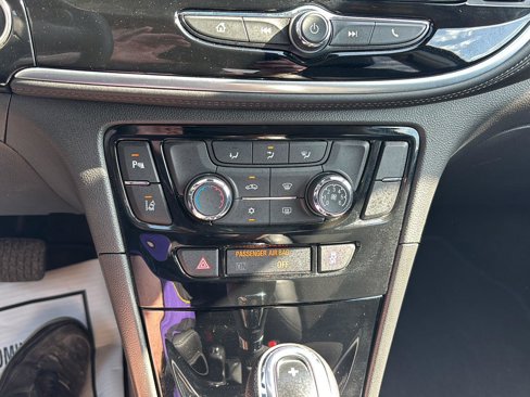 Used 2022 Buick Encore Preferred w/ Safety Package II image 27