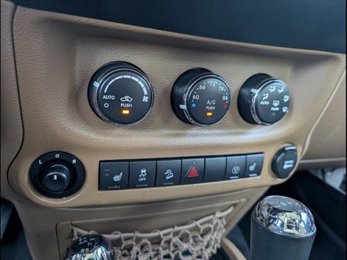 Used 2015 Jeep Wrangler Unlimited Sahara w/ Max Tow Package image 11
