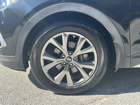 Used 2018 Hyundai Santa Fe Sport image 11