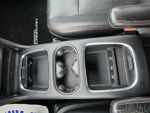 Used 2017 Dodge Grand Caravan GT image 25