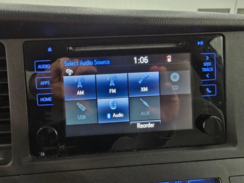 Used 2015 Toyota Sienna LE image 14