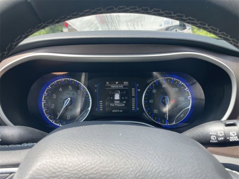 Used 2022 Chrysler Voyager LX image 15
