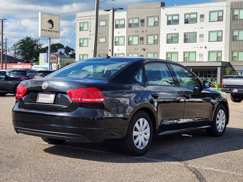 Used 2013 Volkswagen Passat 2.5 S image 9