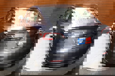 Used 2022 Tesla Model 3 Standard Range image 27