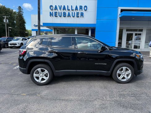 Used 2023 Jeep Compass Sport image 4
