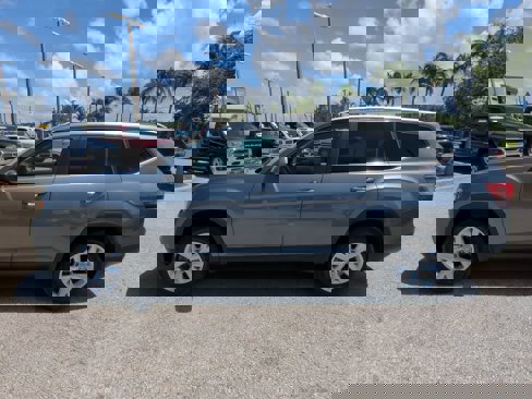 Used 2019 Volkswagen Atlas SE w/ Towing Package image 8