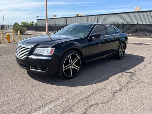 Used 2014 Chrysler 300 image 4