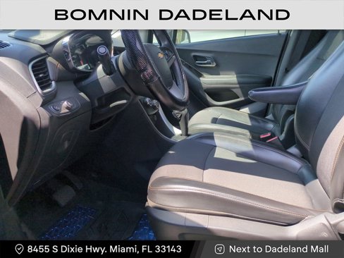 Used 2021 Chevrolet Trax LT w/ LT Convenience Package image 19