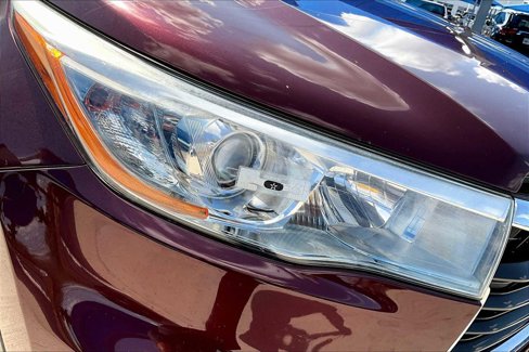 Used 2015 Toyota Highlander LE image 27