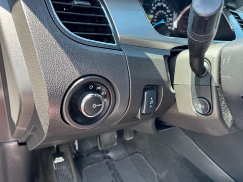 Used 2017 Ford Taurus SEL w/ Equipment Group 201A image 14
