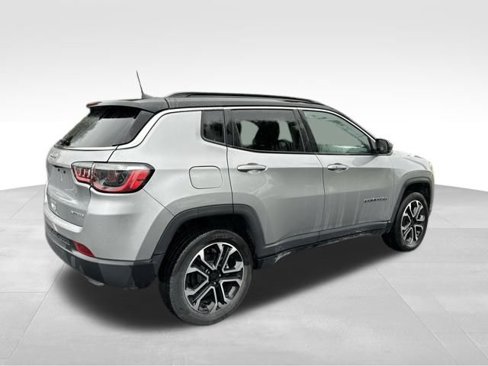 Used 2022 Jeep Compass Limited image 7
