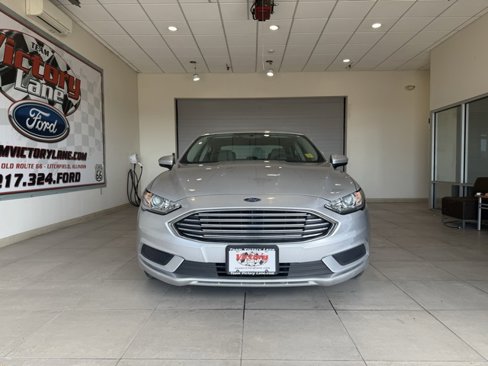 Used 2017 Ford Fusion S image 2