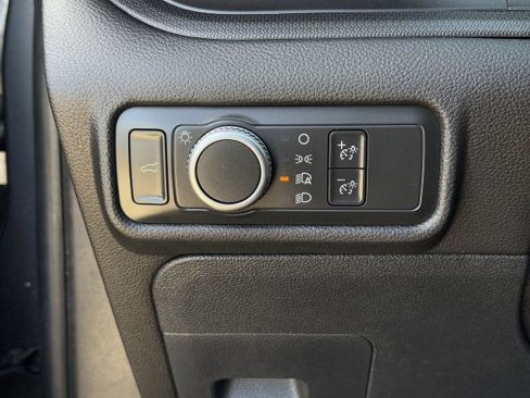 Certified 2022 Ford Explorer 2WD image 22