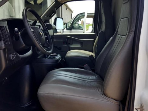 Used 2018 Chevrolet Express 3500 image 15