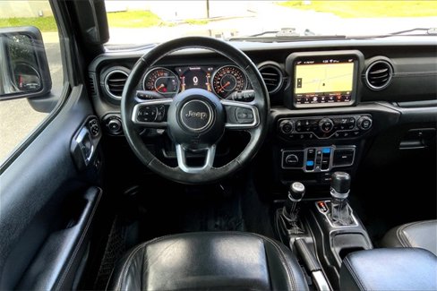 Used 2018 Jeep Wrangler Unlimited Sahara image 5