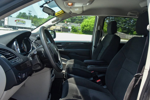 Used 2018 Dodge Grand Caravan SE image 16