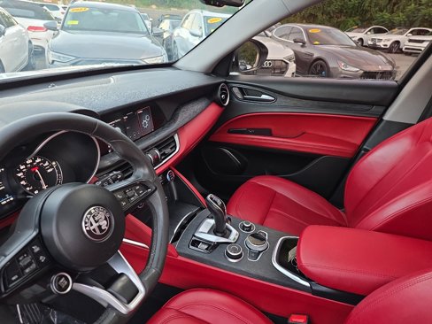 Used 2021 Alfa Romeo Stelvio Sprint w/ Sun & Sound Package image 24