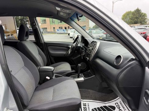 Used 2005 Toyota RAV4 4WD image 10