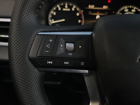 New 2025 Mitsubishi Outlander SE image 13