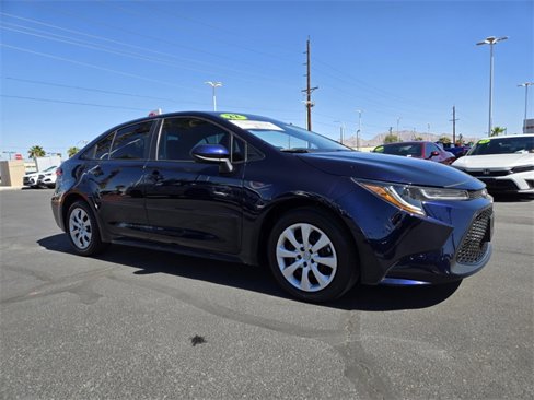 Certified 2022 Toyota Corolla LE image 2