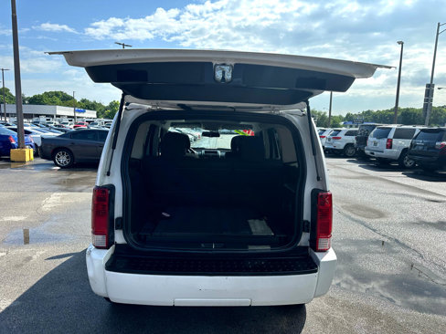 Used 2011 Dodge Nitro Heat image 13