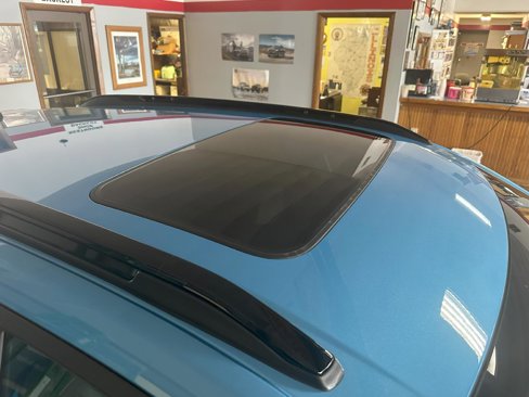 New 2025 Chevrolet Trax RS w/ Sunroof Package image 9