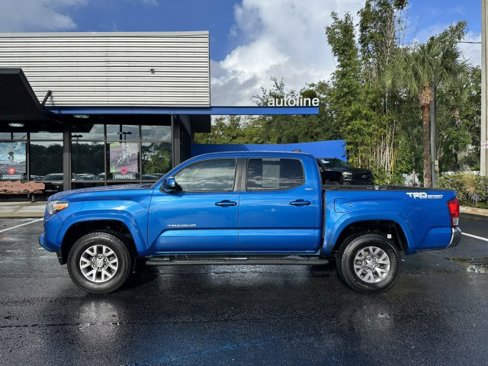 Used 2016 Toyota Tacoma TRD Sport image 3