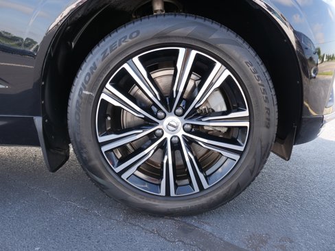 Used 2022 Volvo XC60 B6 Inscription image 10