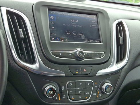 Used 2022 Chevrolet Equinox LT image 24