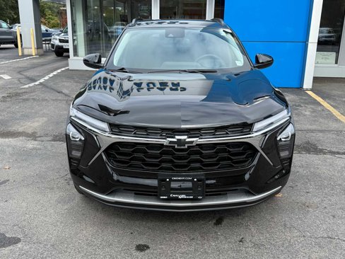 New 2025 Chevrolet Trax LT w/ Driver Confidence Package image 2